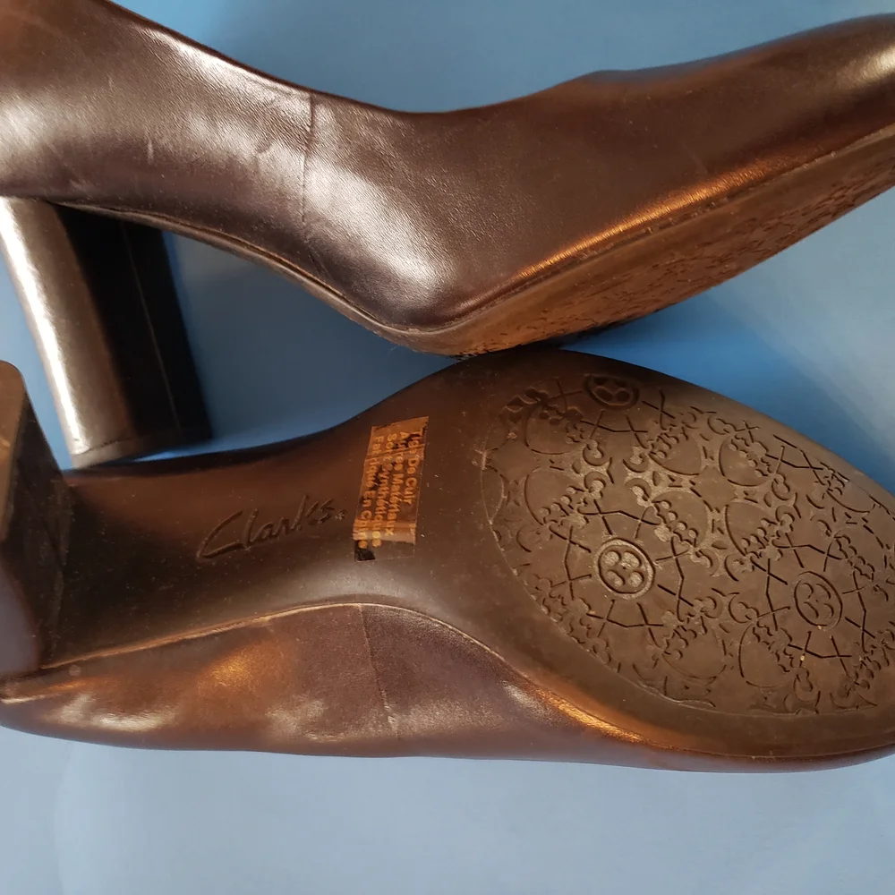 Elegant Black Women's Heels - Picture 4 of 7